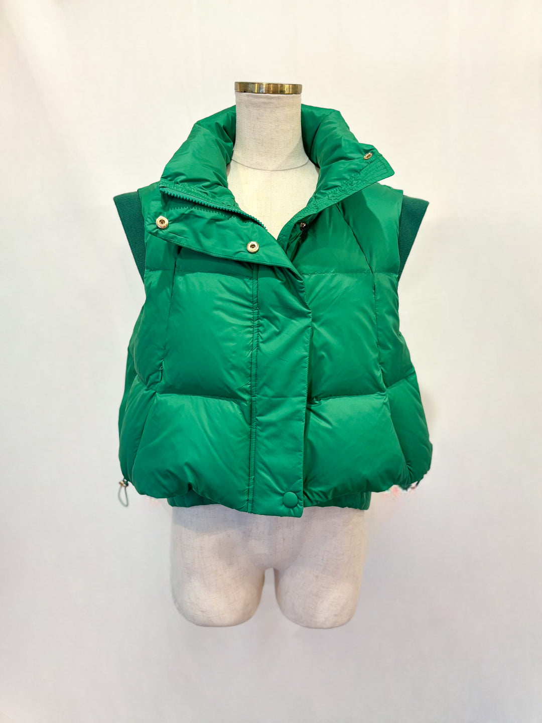 ショートダウンベスト