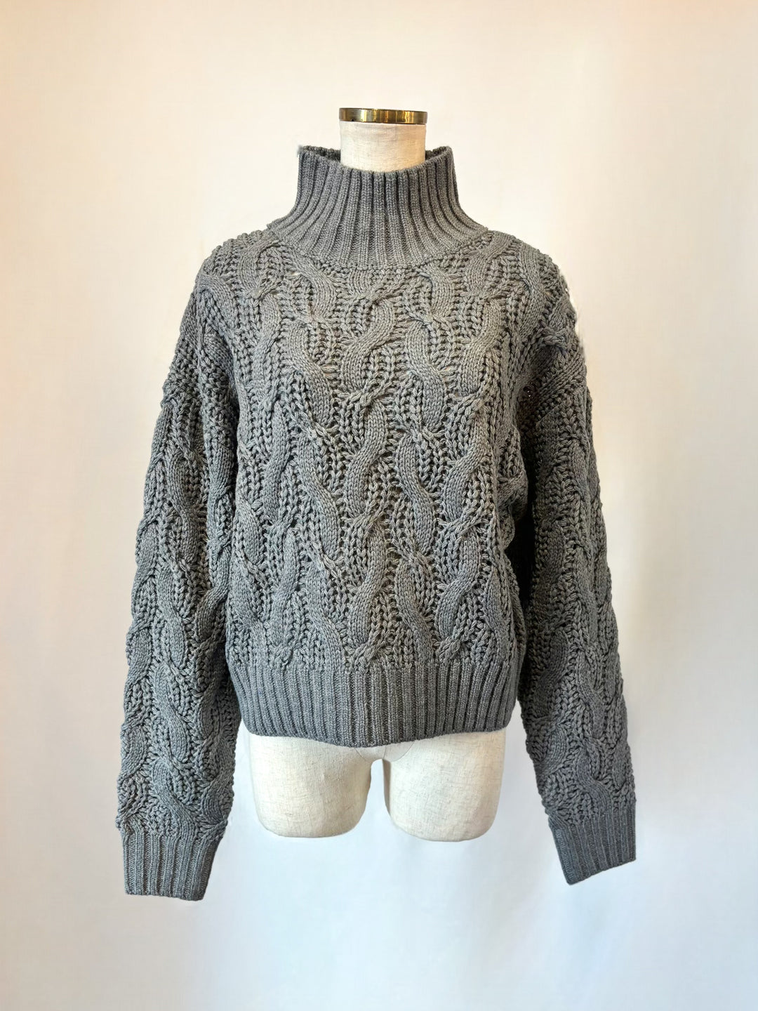 ハイネックざっくりニット