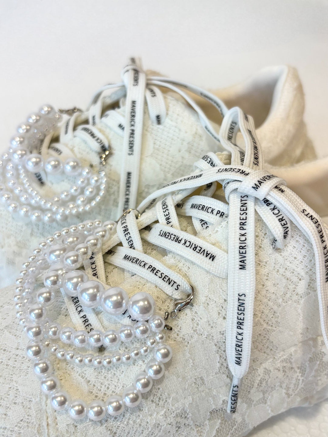 パール&レーススニーカー