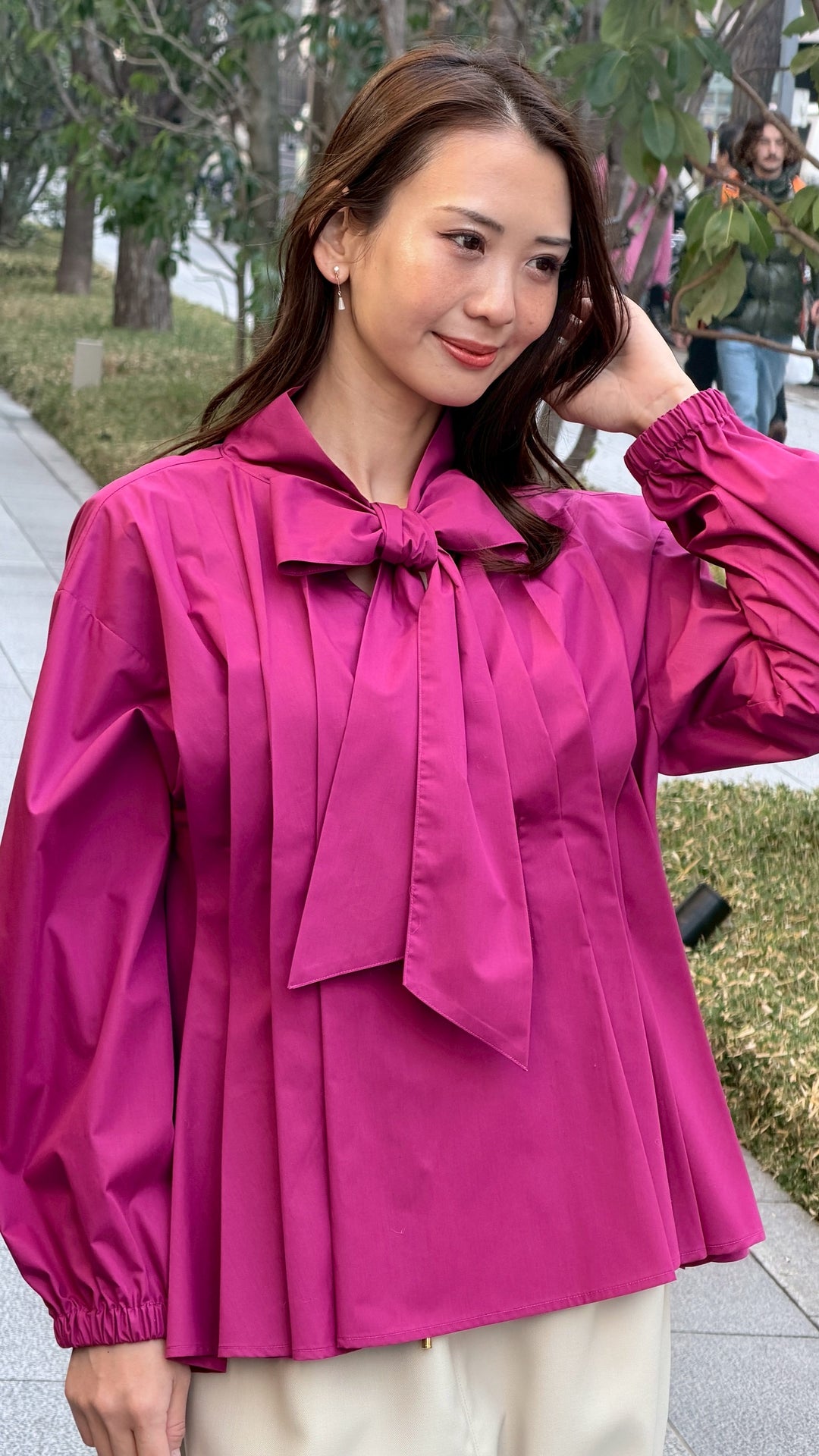 ボウタイプリーツシャツ