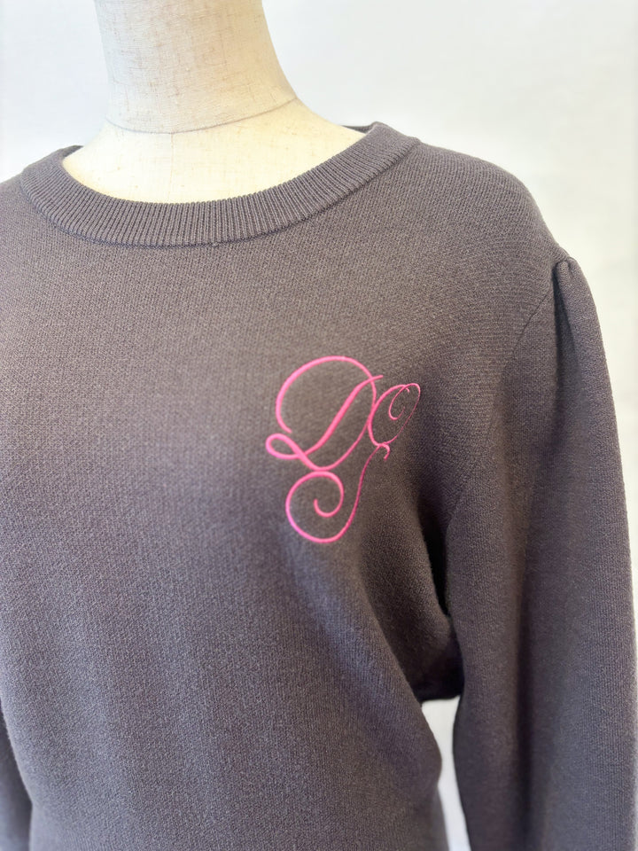 DOS刺繍ロゴニット