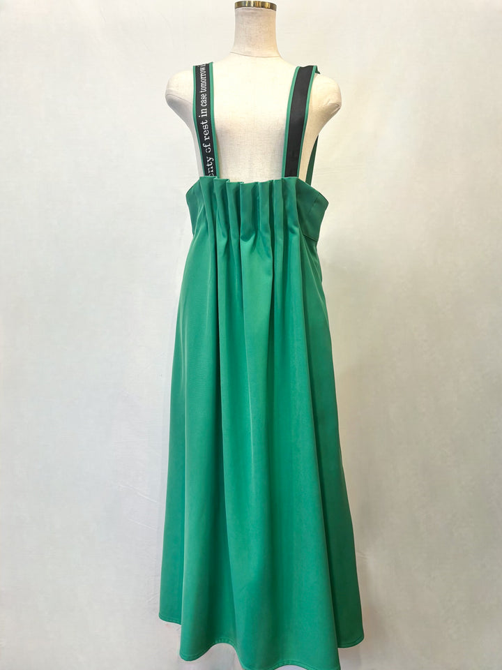 ロゴストラップジャンパースカート