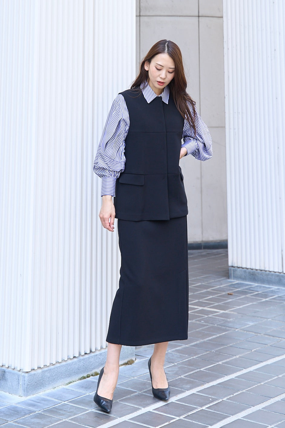 モデルが正面着用した切替デザインベスト