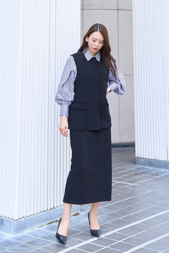 モデルが正面着用した切替デザインベスト