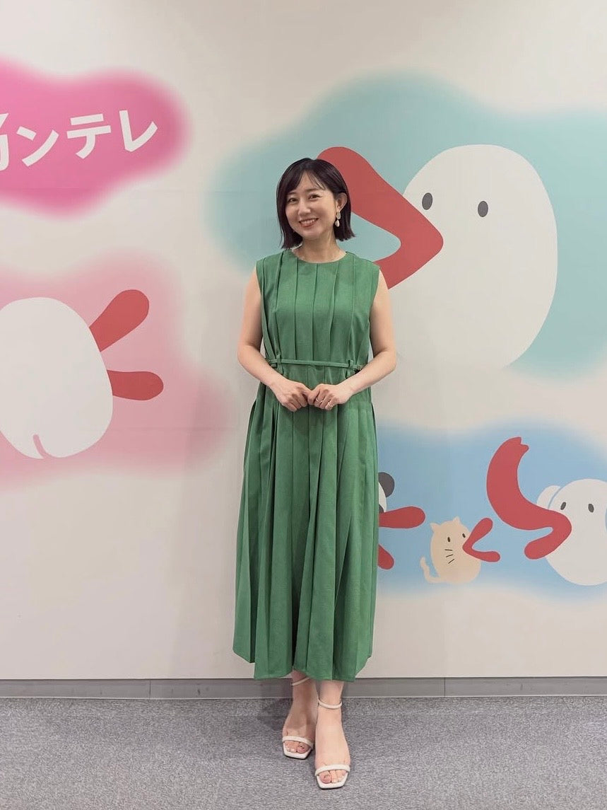 ベルト付きタックロングワンピース