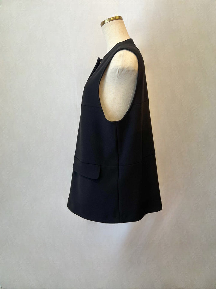 立体感のある身頃デザイン（トルソー着用・サイド）