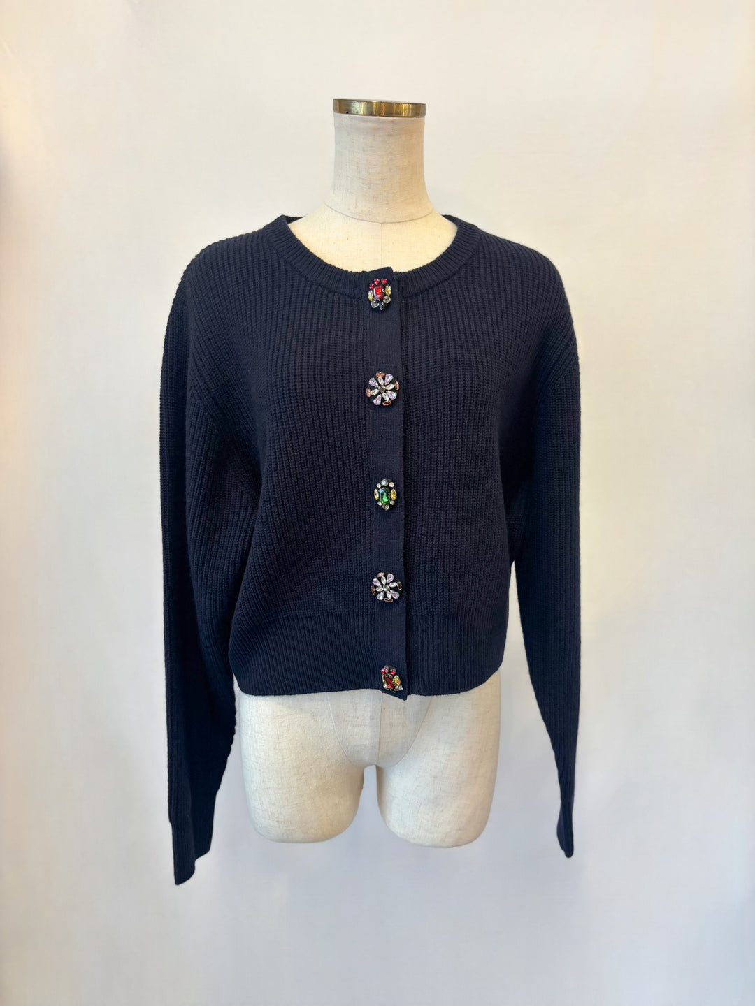 ビジューボタンカーディガン