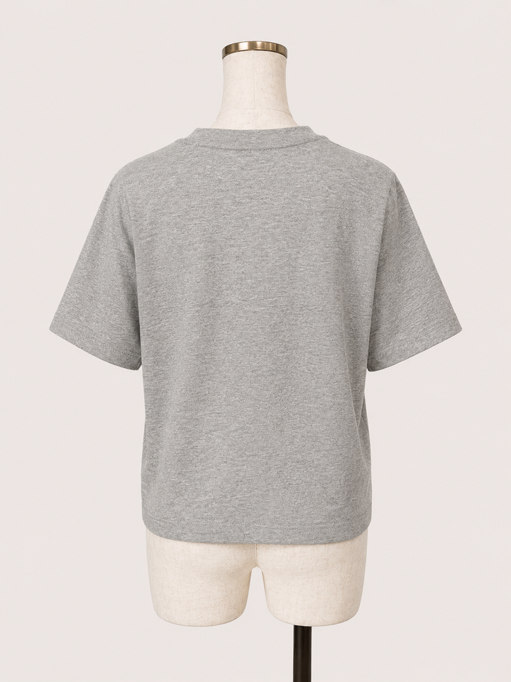 メタリック立体ロゴデザインTシャツ