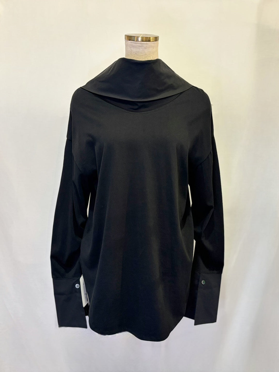 前後着用可能なダブルフェイスカラーカットソー