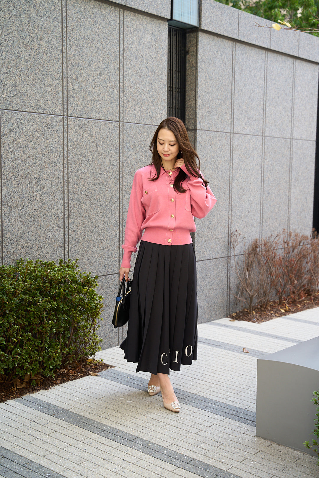 ステッチゴールドボタンニットカーデ