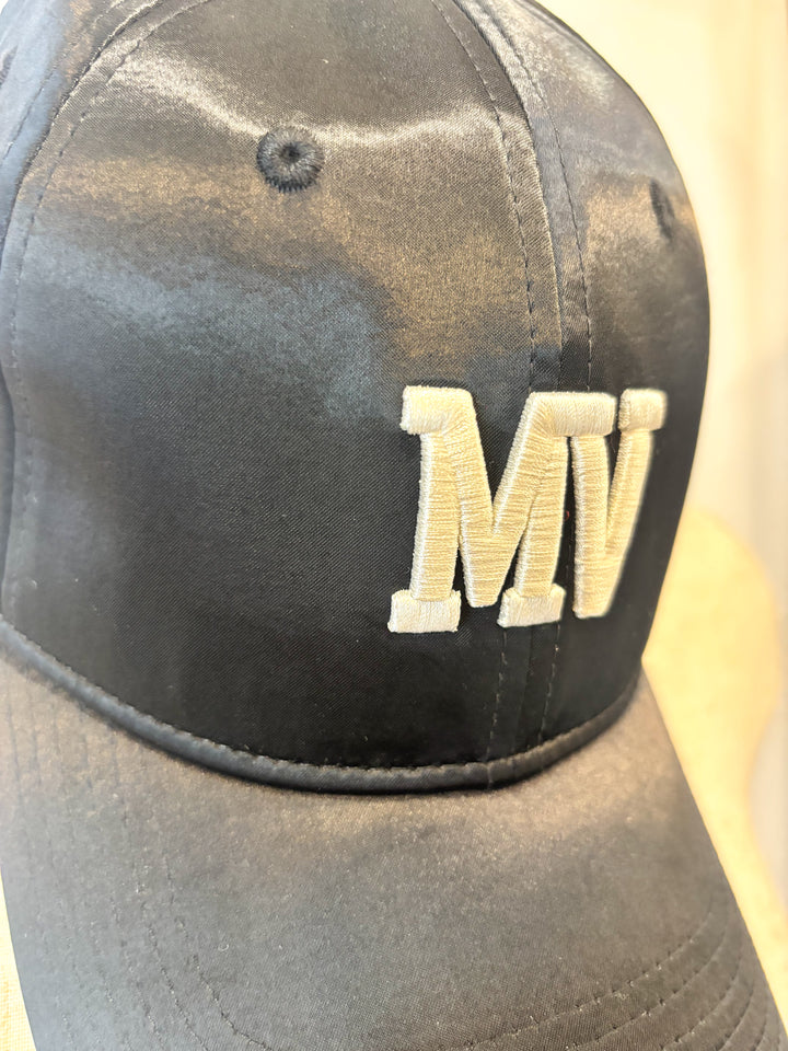 サテン調MVキャップ