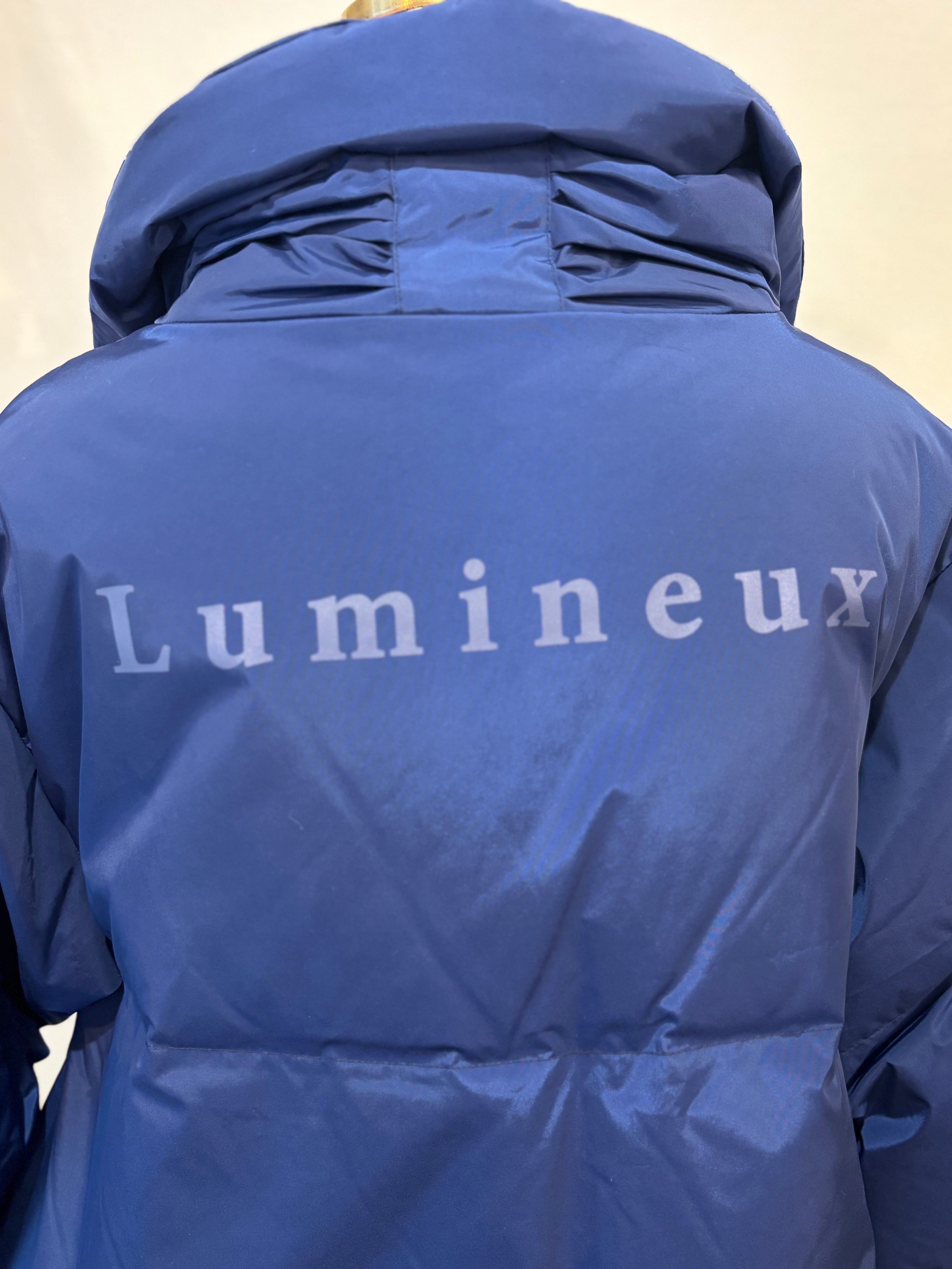 バックロゴデザインダウンジャケット – DOS DIOSAS