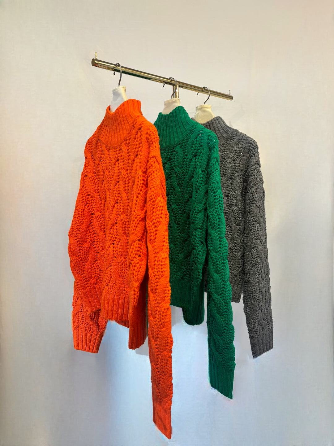 ハイネックざっくりニット