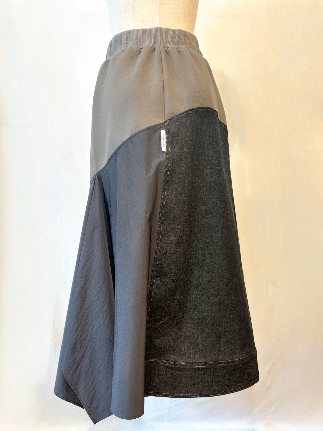 ドッキングデザインスカート