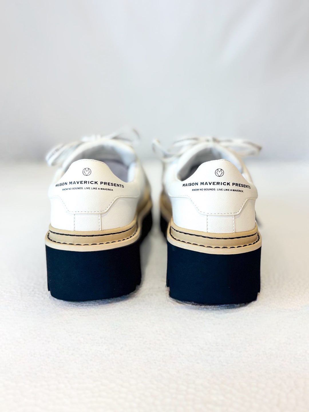 ロゴレースアップシューズ