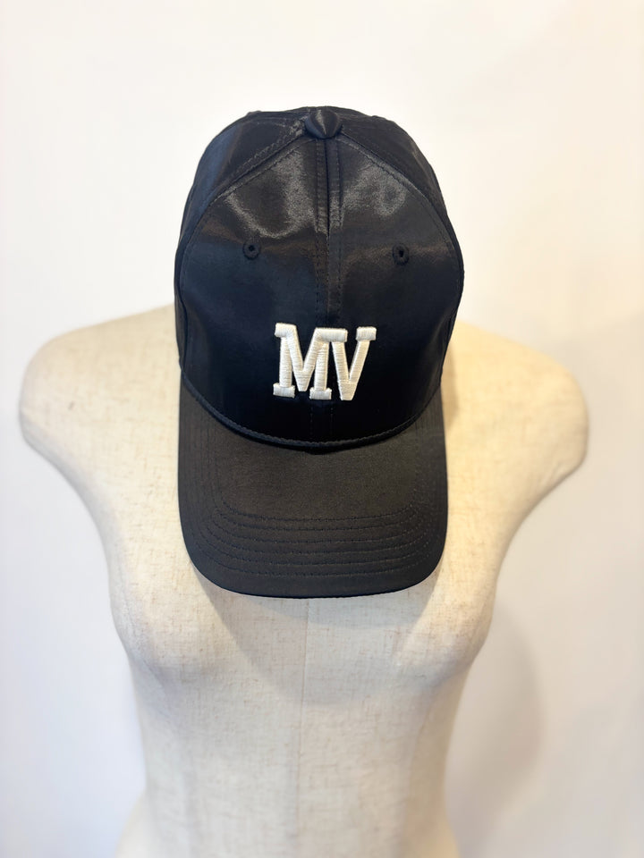 サテン調MVキャップ