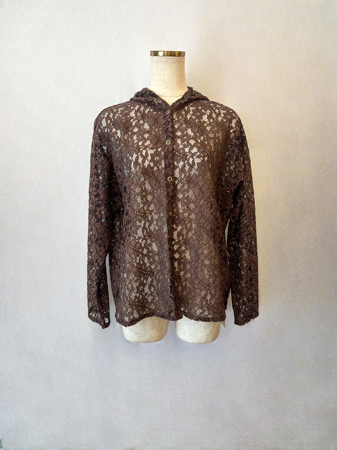 レースフーディブラウス（トルソー着用・正面）