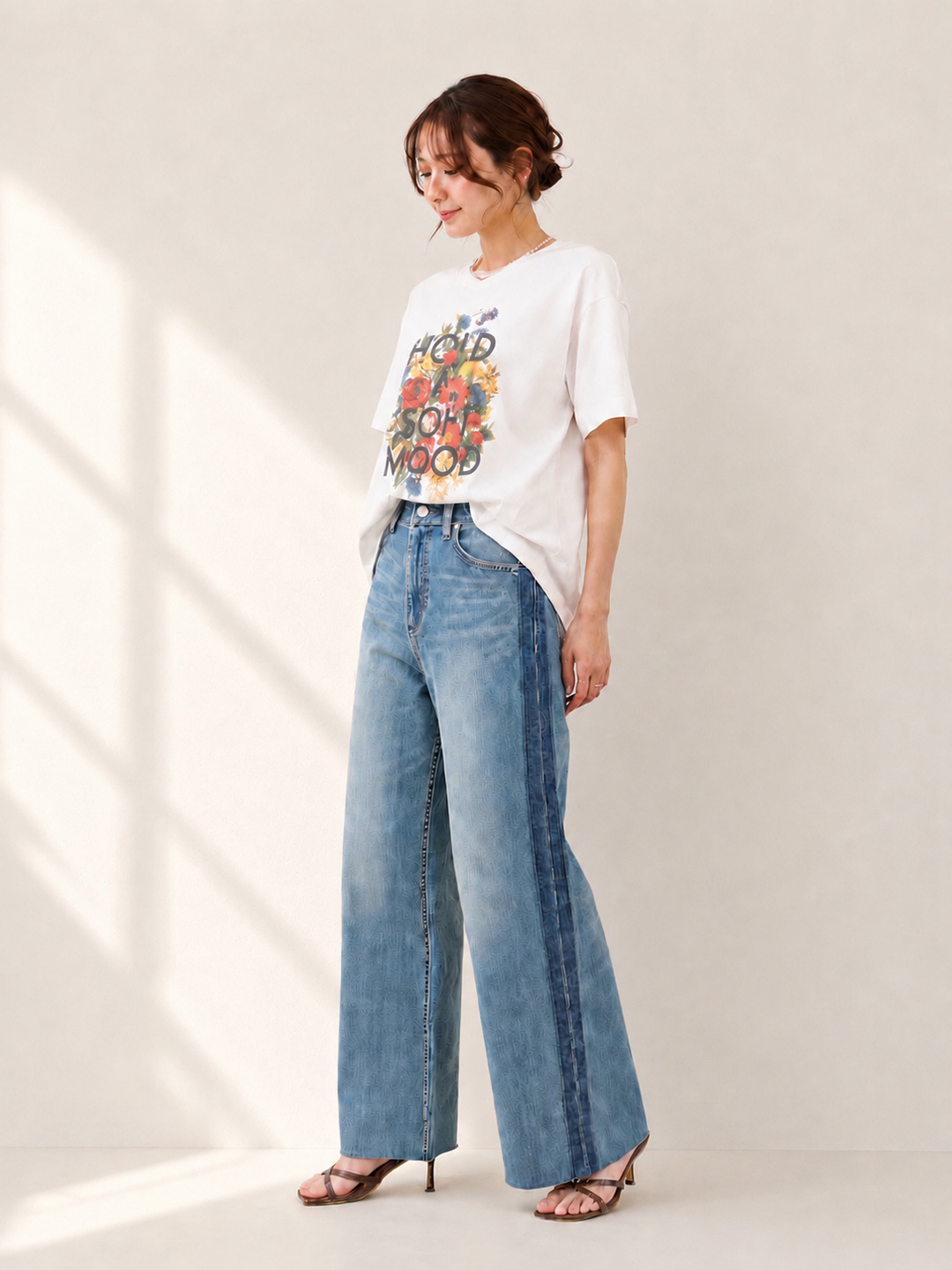 フラワープリントTシャツ