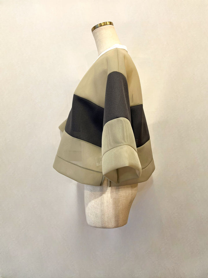 横から見た切り替えラインがわかるトルソー着用（サイド）