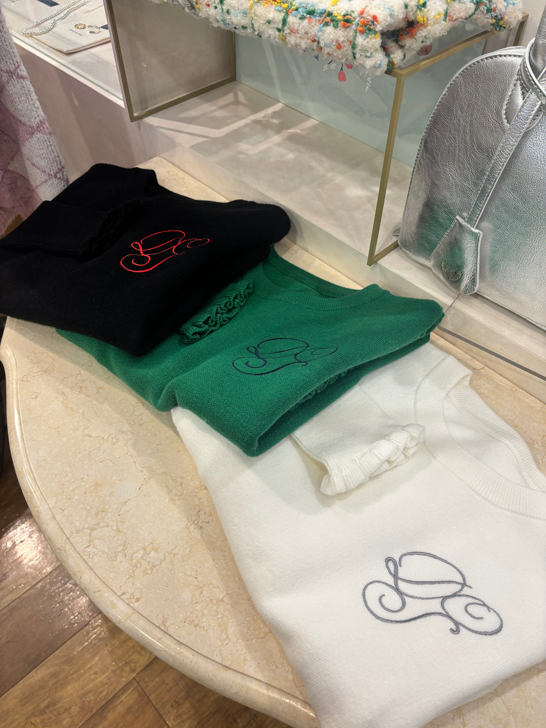 DOS刺繍ロゴニット