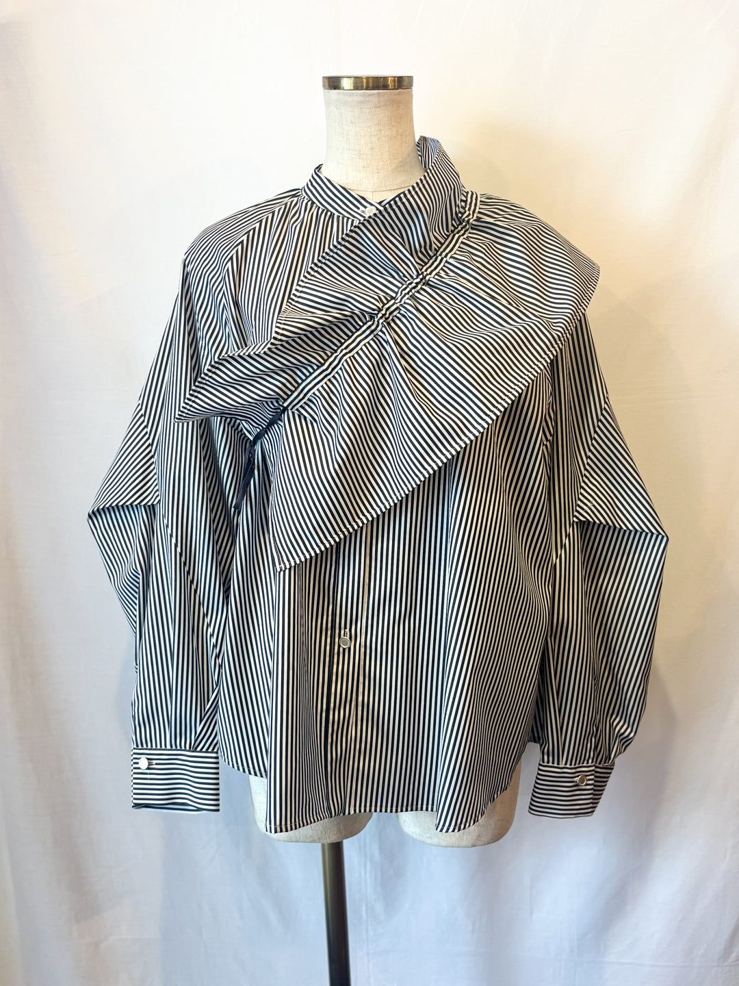 フリルカラーストライプシャツブラウス