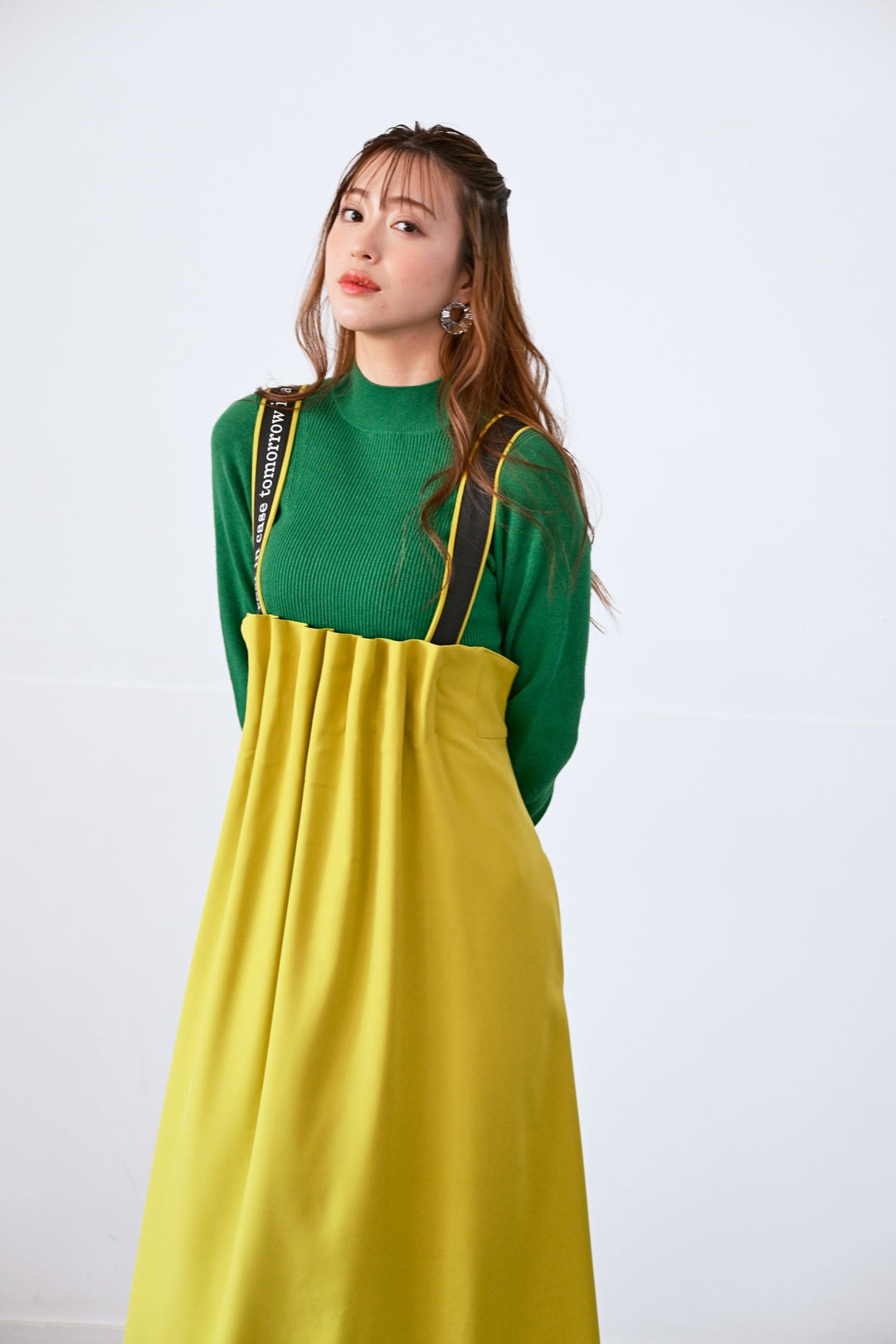 ロゴストラップジャンパースカート