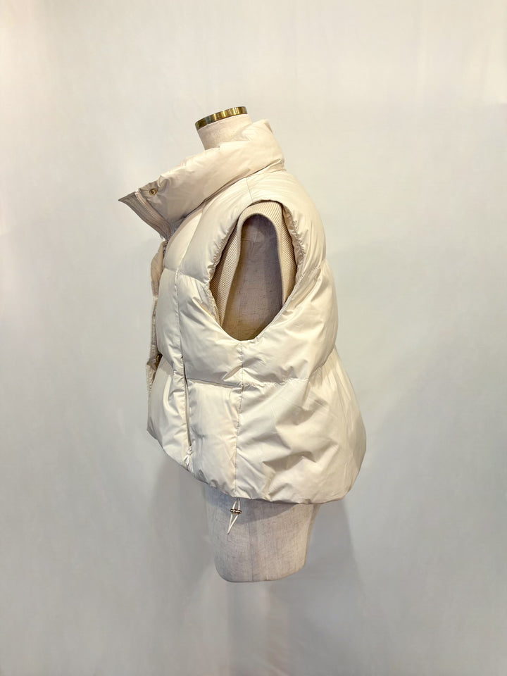 ショートダウンベスト