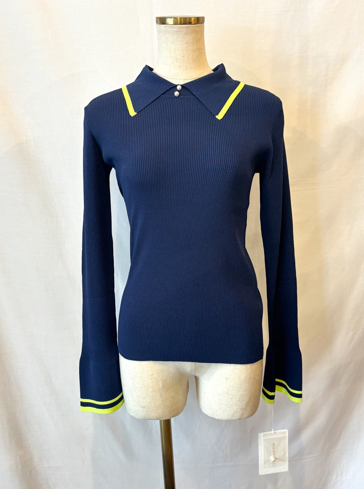 ライン配色が映えるリブニット