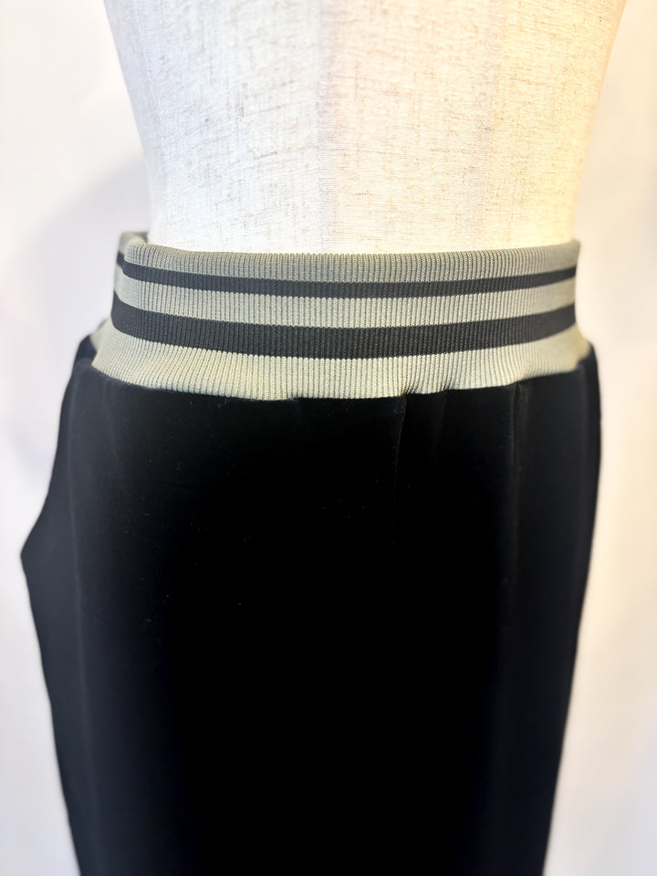 リュクスベロアタイトスカート