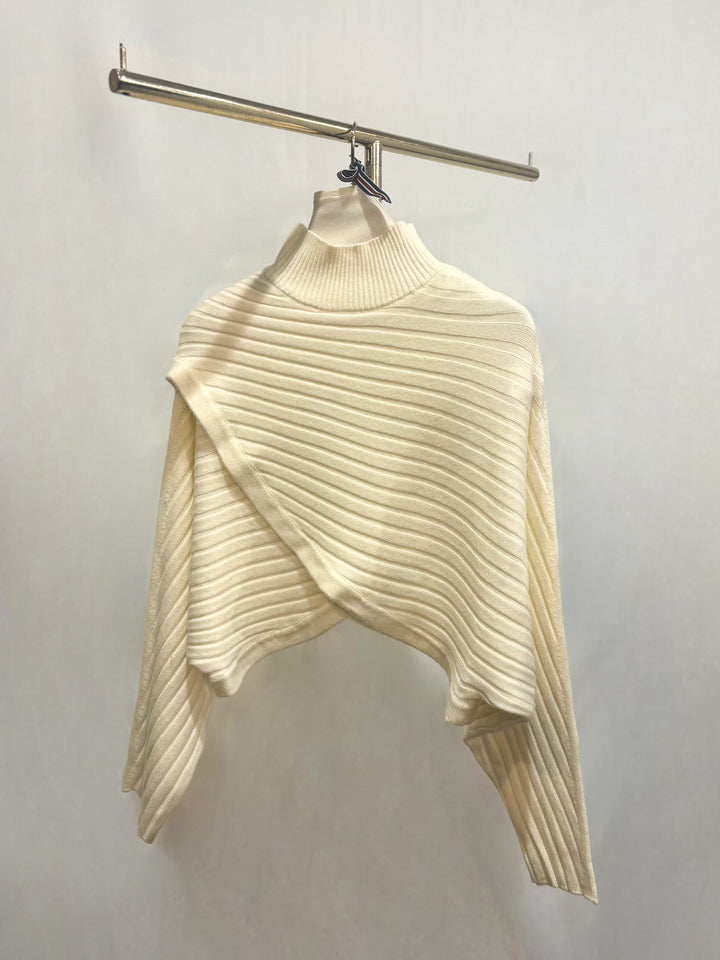 リブハイネックショート丈ニット