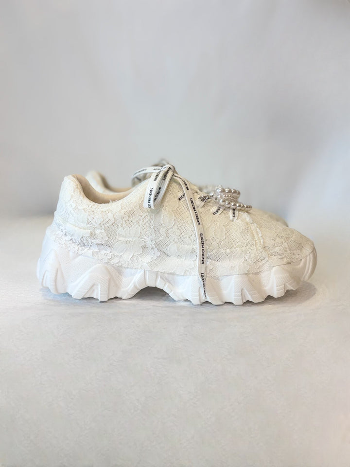 パール&レーススニーカー