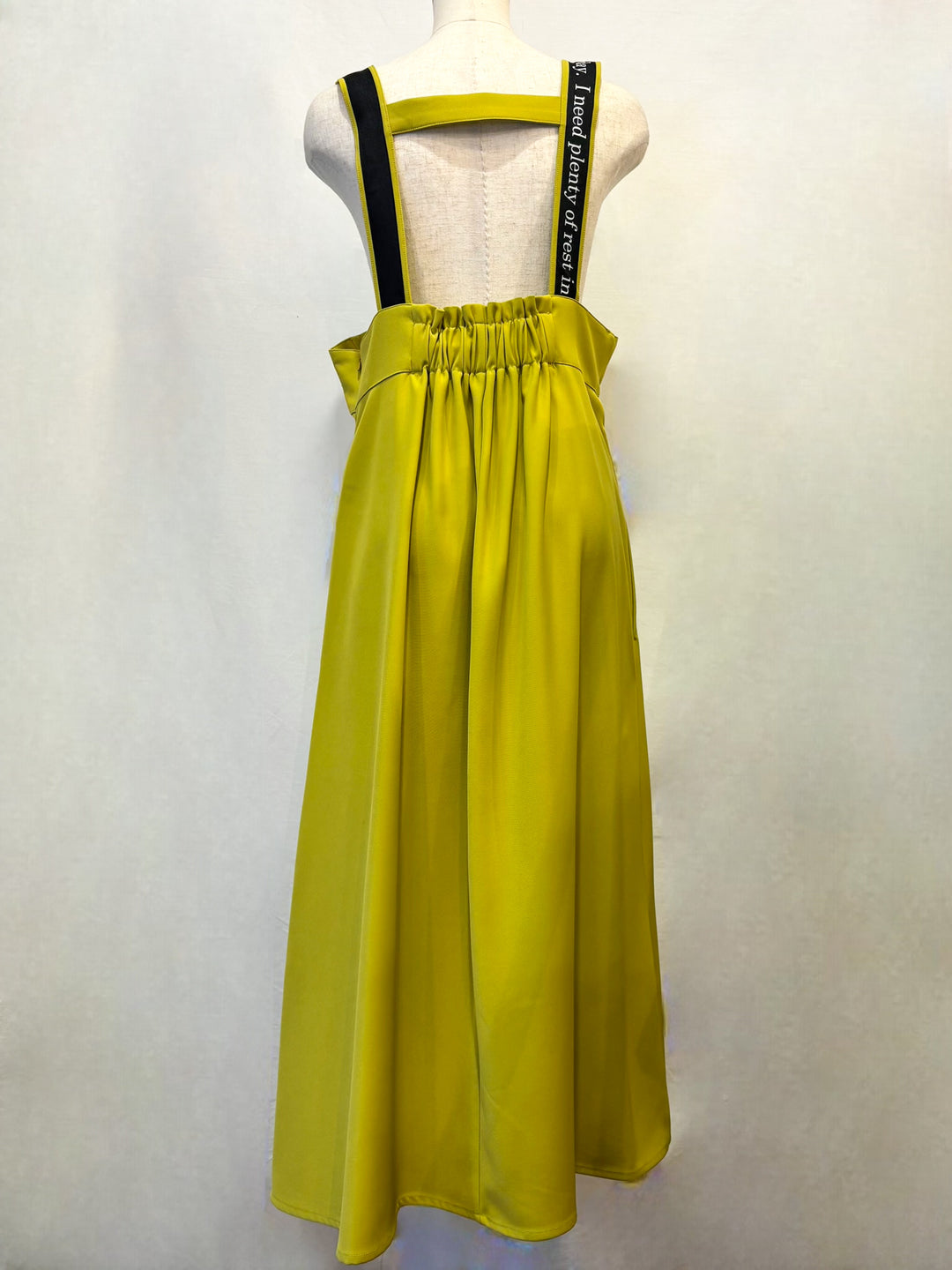 ロゴストラップジャンパースカート