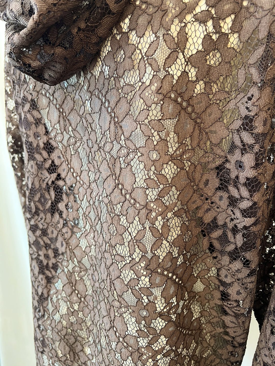 レースフーディブラウス（生地アップ）