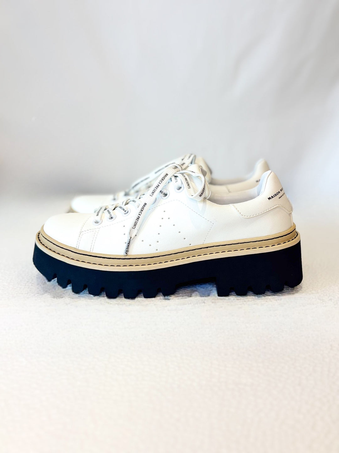 ロゴレースアップシューズ