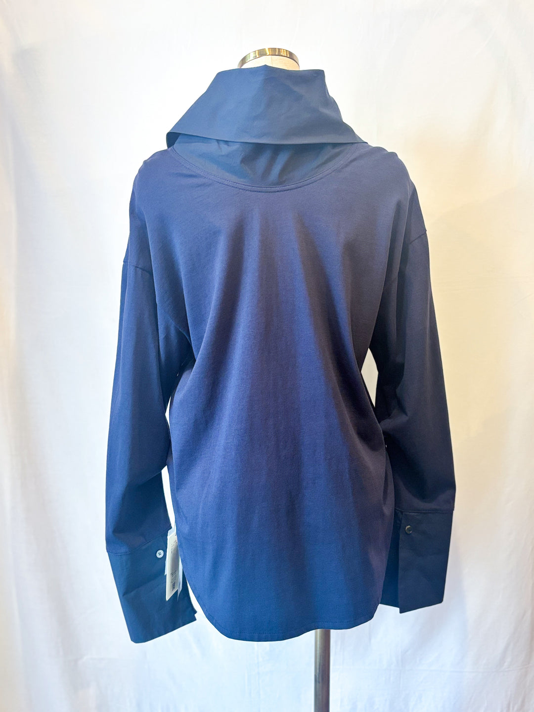 前後着用可能なダブルフェイスカラーカットソー