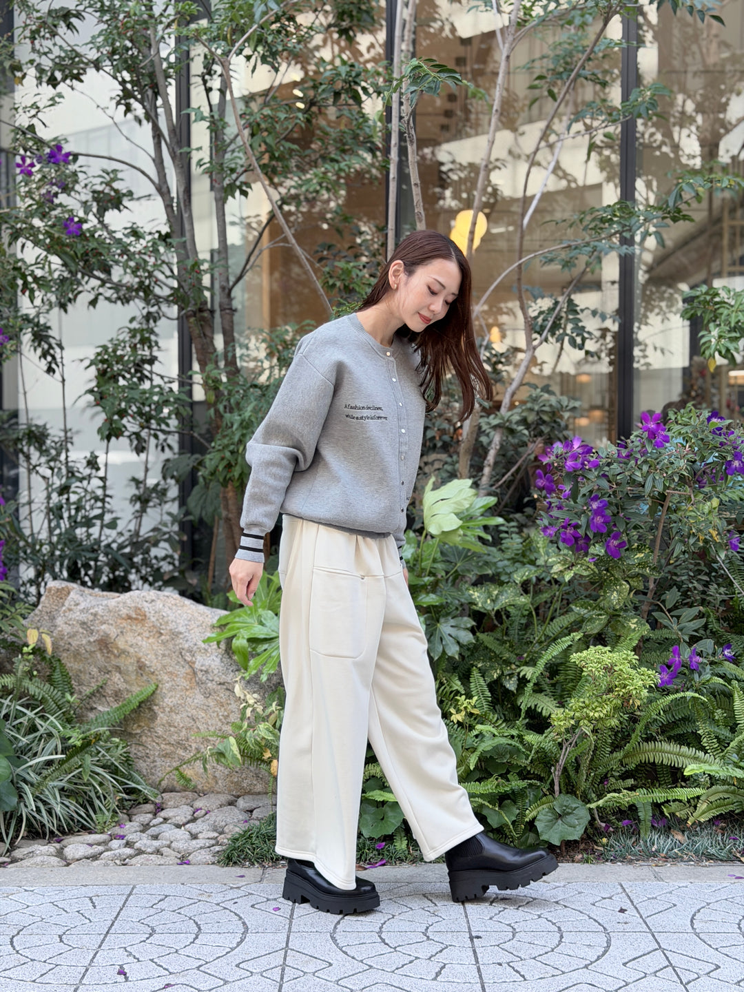 ボンバーヒートワイドパンツ