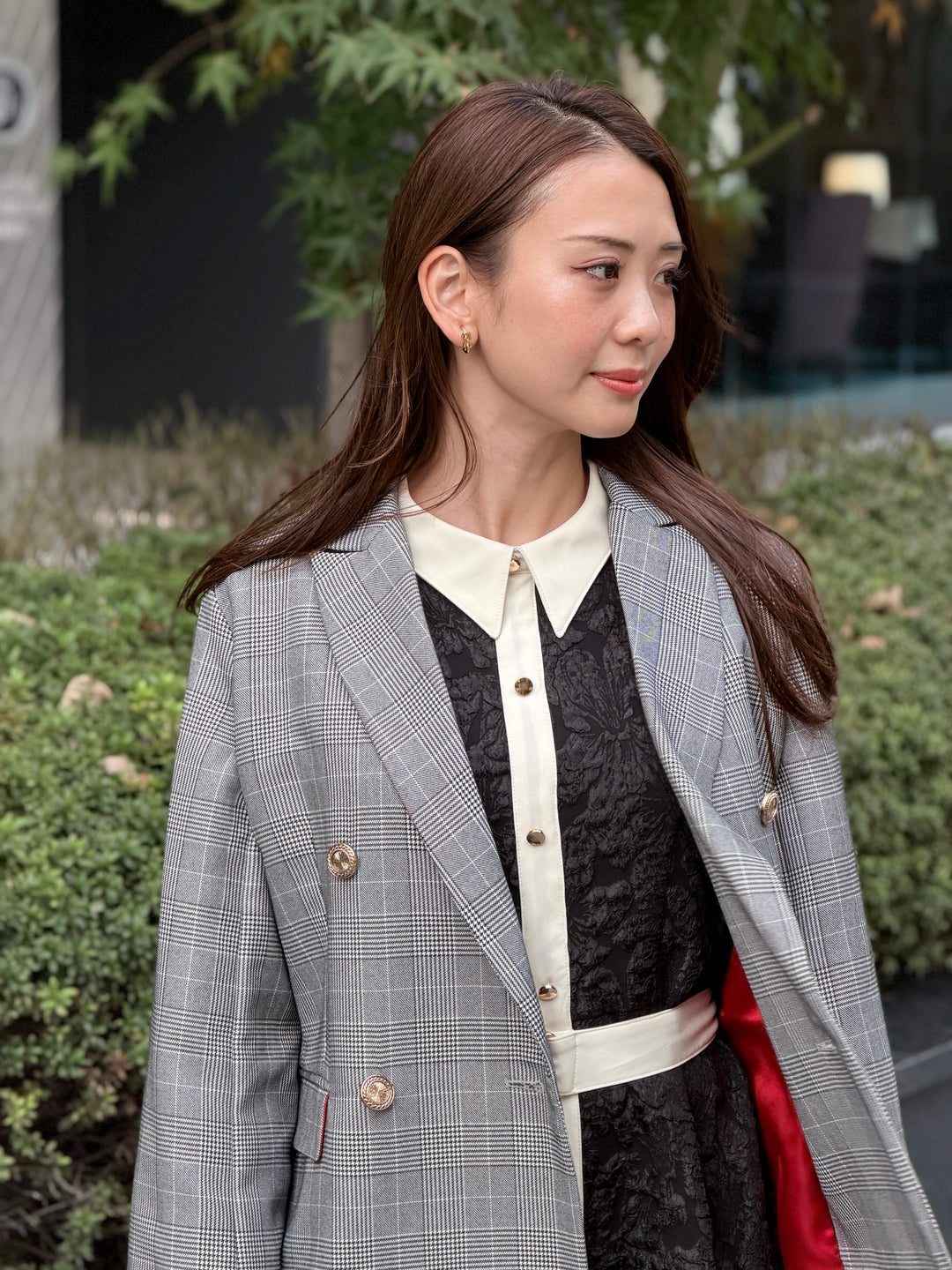 裏地カラーが映えるジャケット