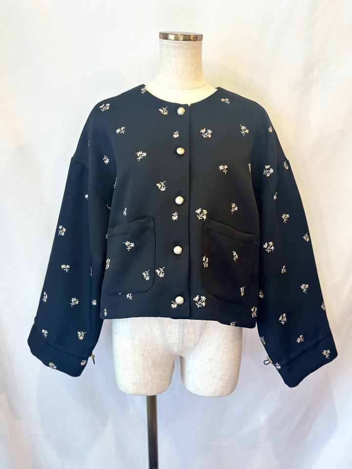 ラメ刺繍のブラックフラワージャケット