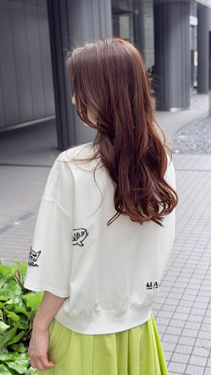 ユニーク刺繍デザインカットソー