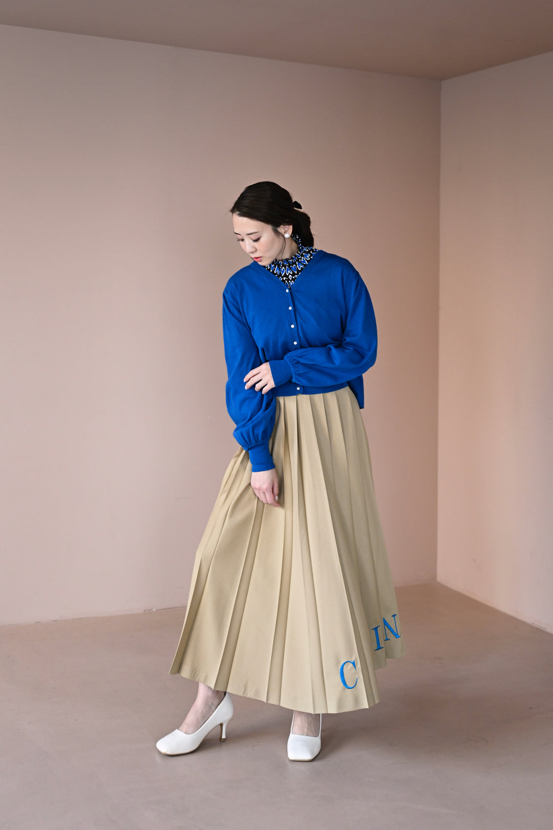 刺繍プリーツスカート