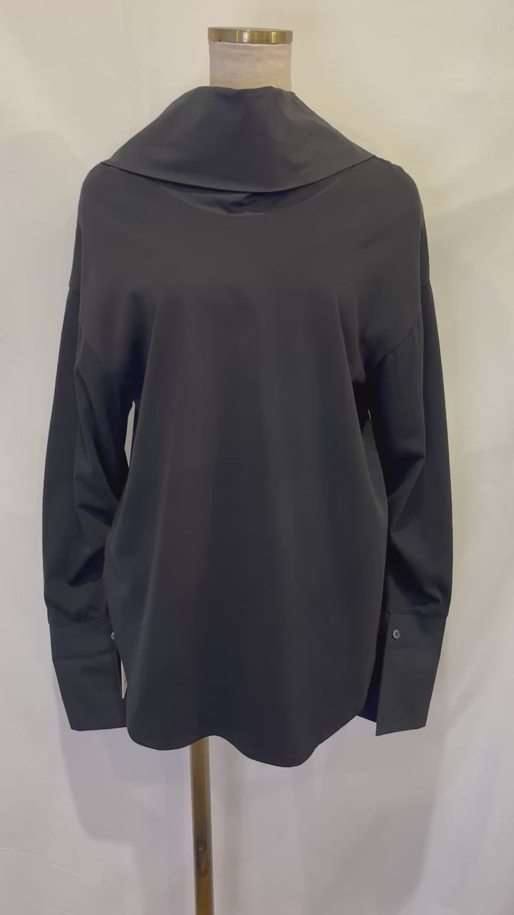 前後着用可能なダブルフェイスカラーカットソー