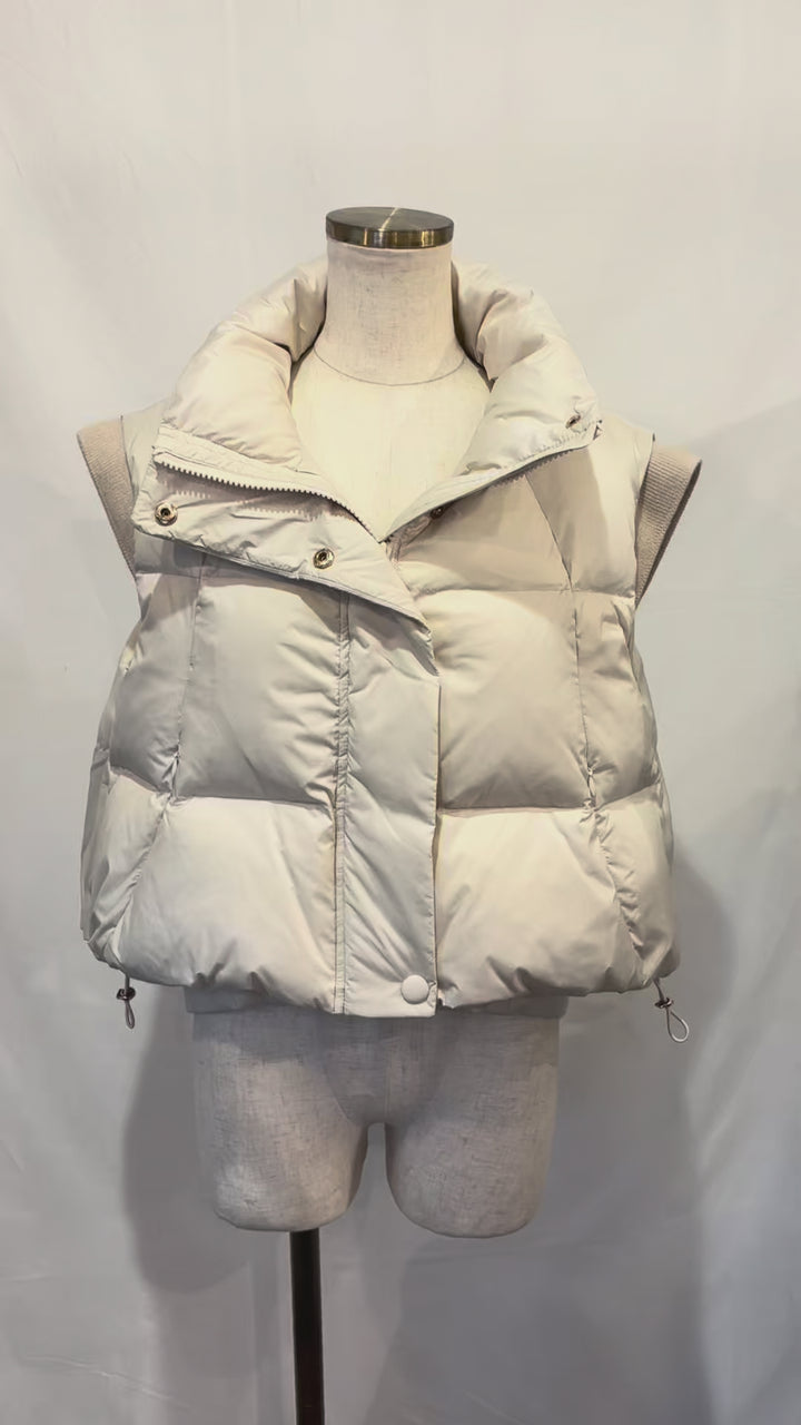 ショートダウンベスト