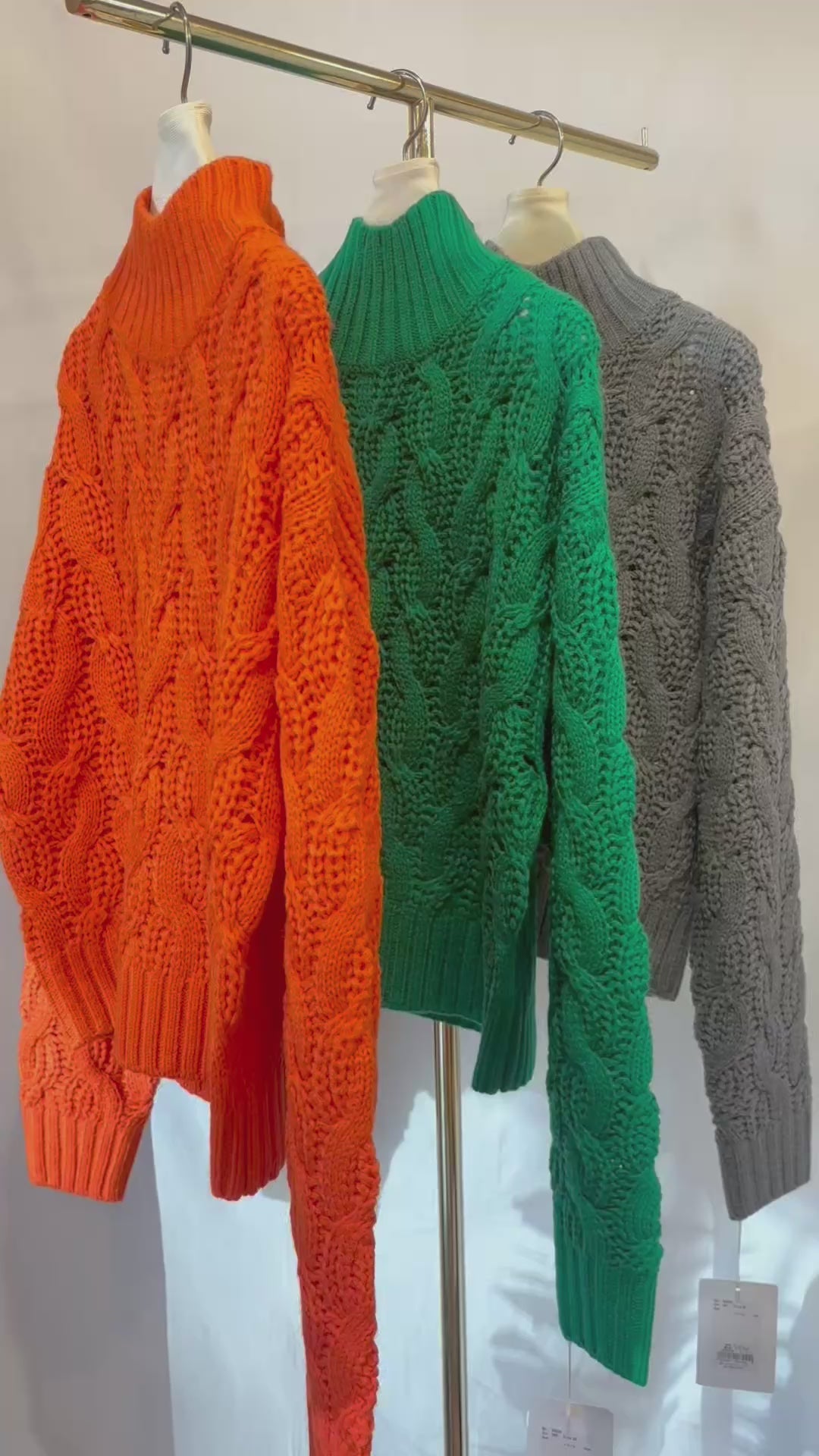 ハイネックざっくりニット